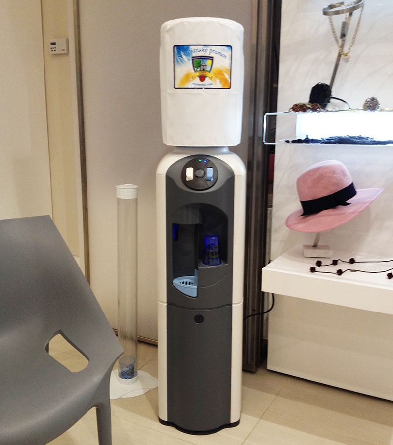 Tubus na použité kelímky - interiér